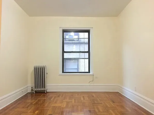 329 Wadsworth Avenue image 1 of 3