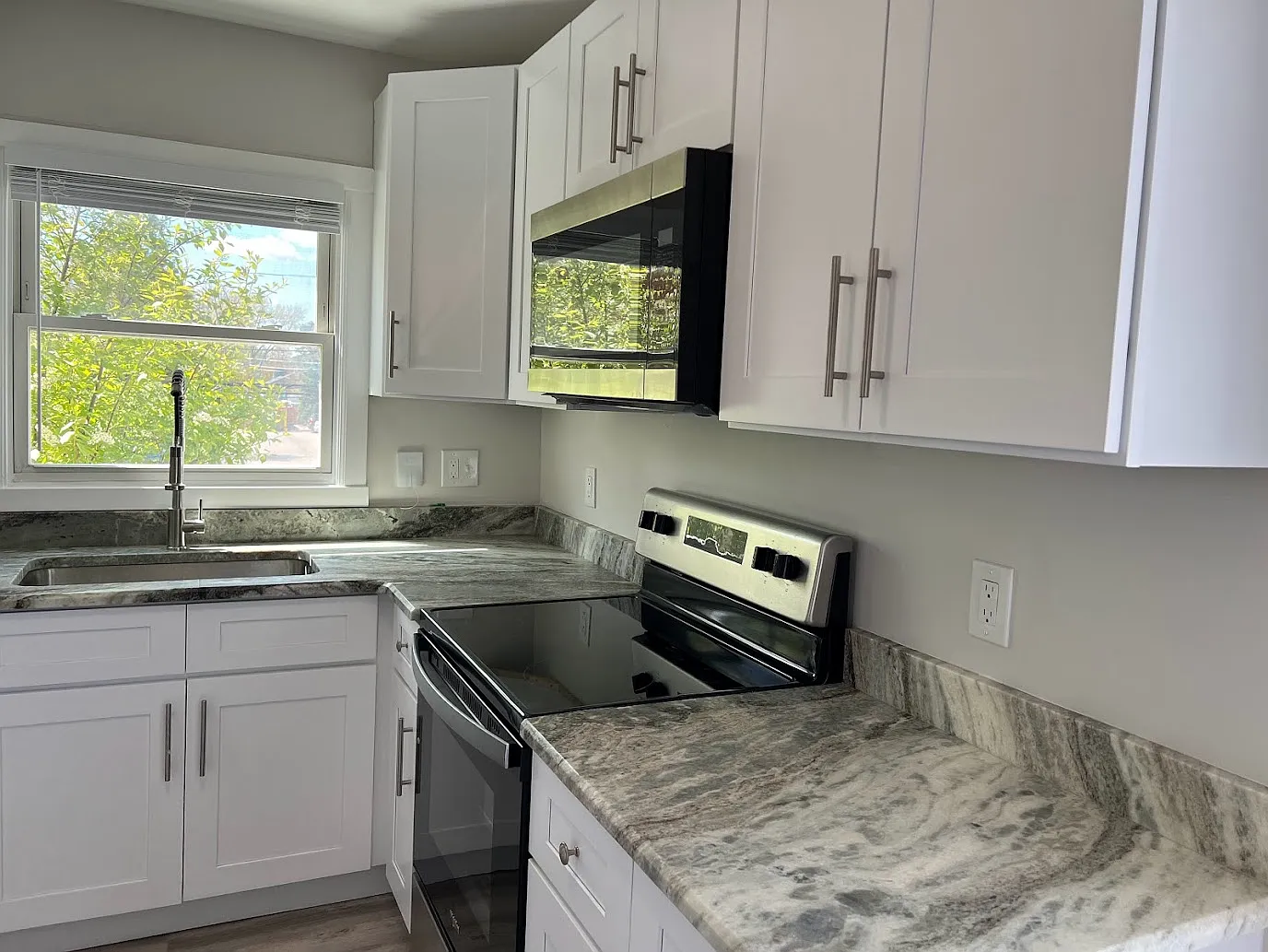 1 bed, 750 sqft, $1,349 — Photo 3