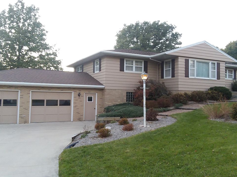  Front elevation