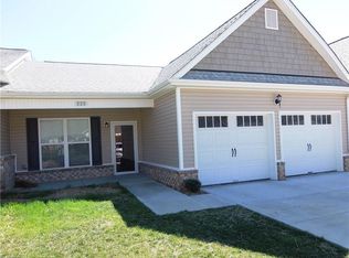 222 S Boyles St, Pilot Mountain, NC 27041