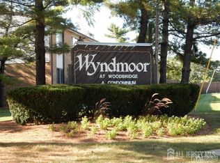 1022 Cricket Ln, Woodbridge, NJ
