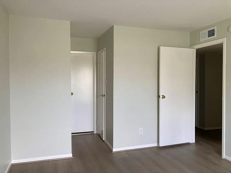 3075 Walnut Bend Ln #33 — Photo 14