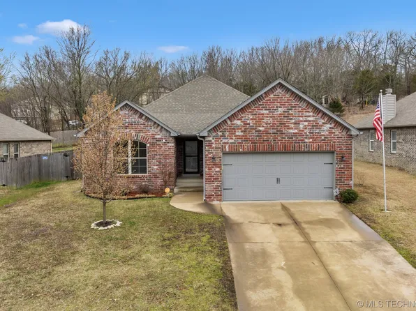 4718 S Linwood Dr, Sand Springs, OK 74063