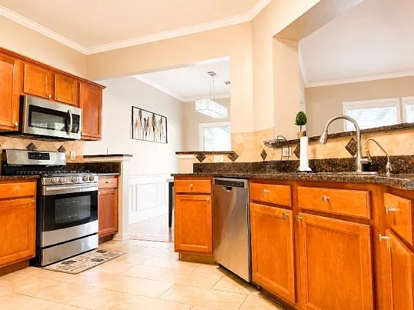1831 Durwood Ln — Photo 10