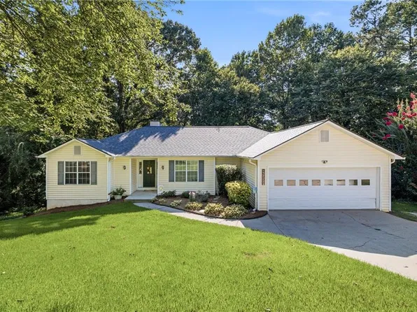 5221 Nimble Wood Way, Flowery Branch, GA 30542