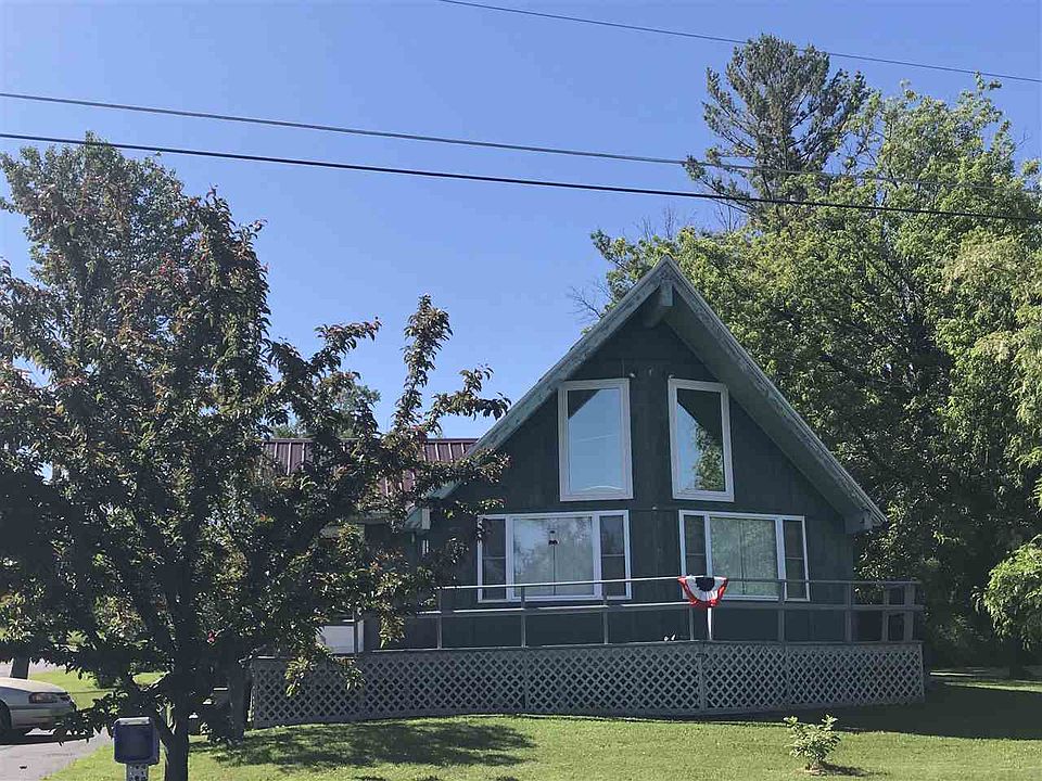 1st image of 8 Saint Lawrence Ave