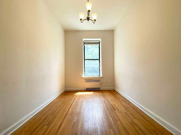 3rd image of 25 W 75th St APT 3A