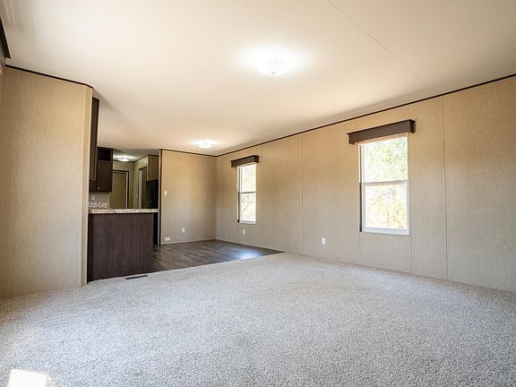 3rd image of 11621 Annandale Rd