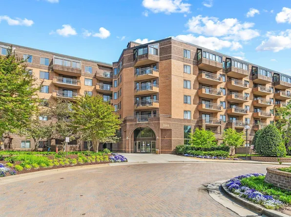 2111 Wisconsin Ave NW APT 404, Washington, DC 20007