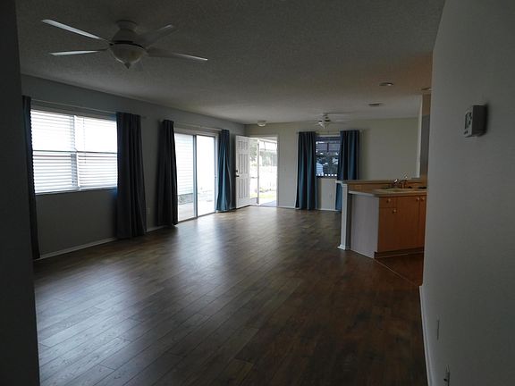 3rd image of 16917 SE 94th Sunnybrook Cir