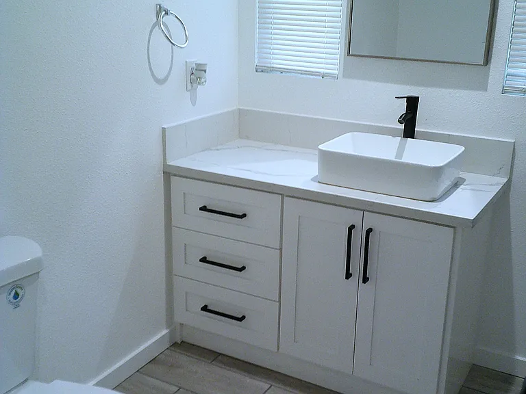 Bathroom 1.