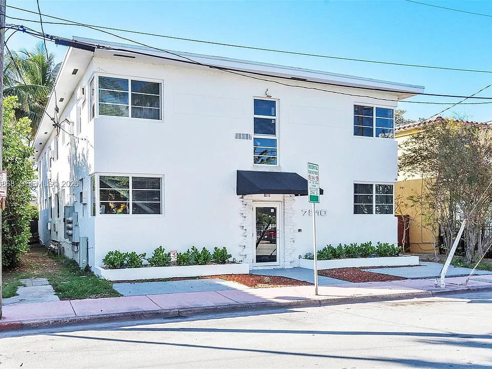7510 Byron Ave #1