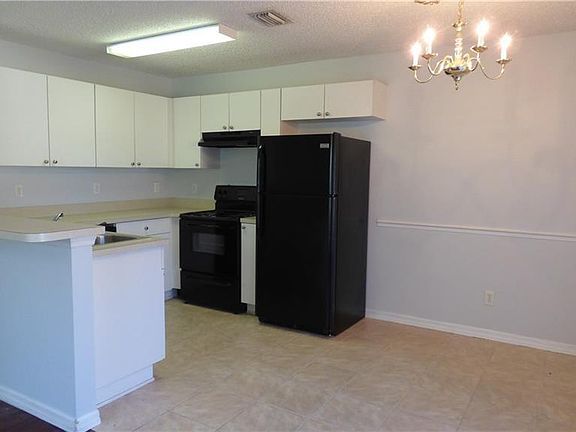 2nd image of 1072 Park Central Cir