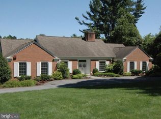 645 Oakwood Ln, Lancaster, PA