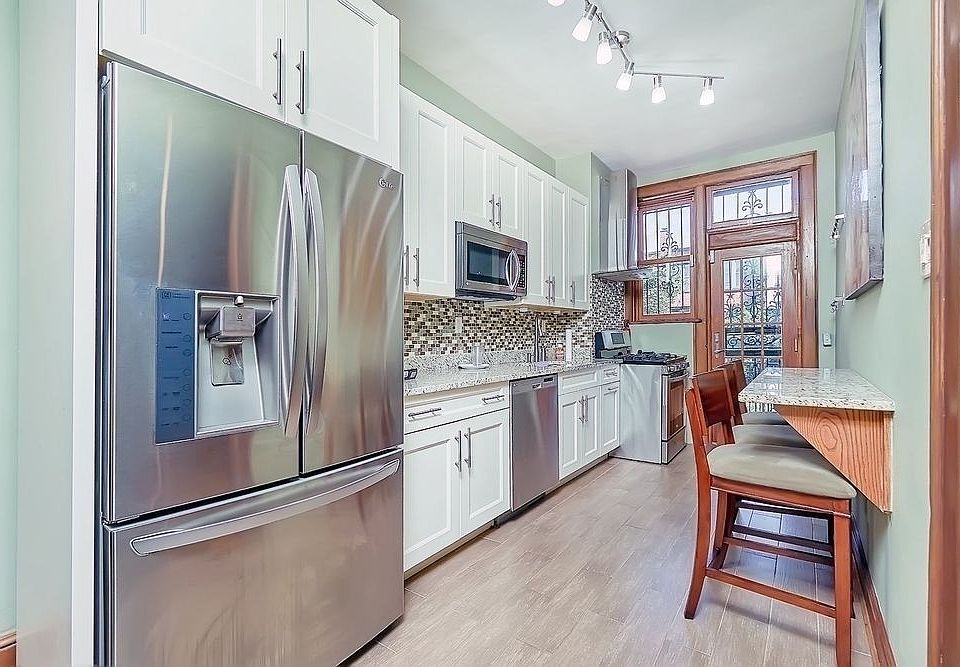 1st image of 211 Midwood St
