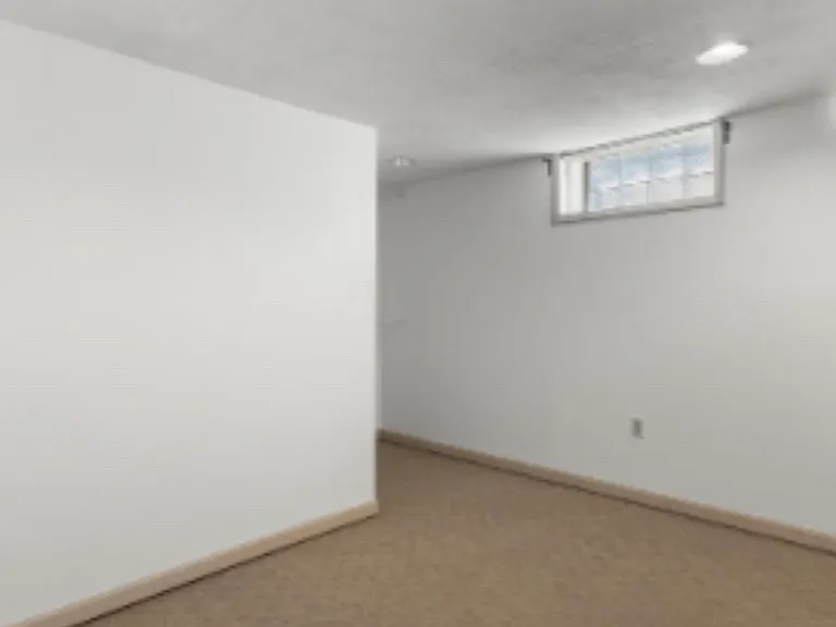 15587 Russell Ave — Photo 28