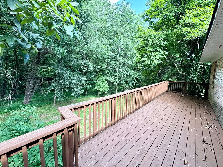 1202 Garden Cir — Photo 17