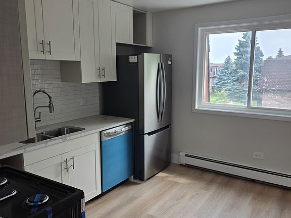 2nd image of 529 W Dempster St #2E