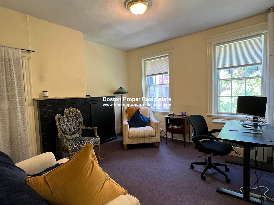 24 Phillips St #4