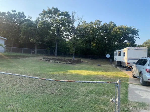 858 Osage Dr, Eufaula, OK 74432