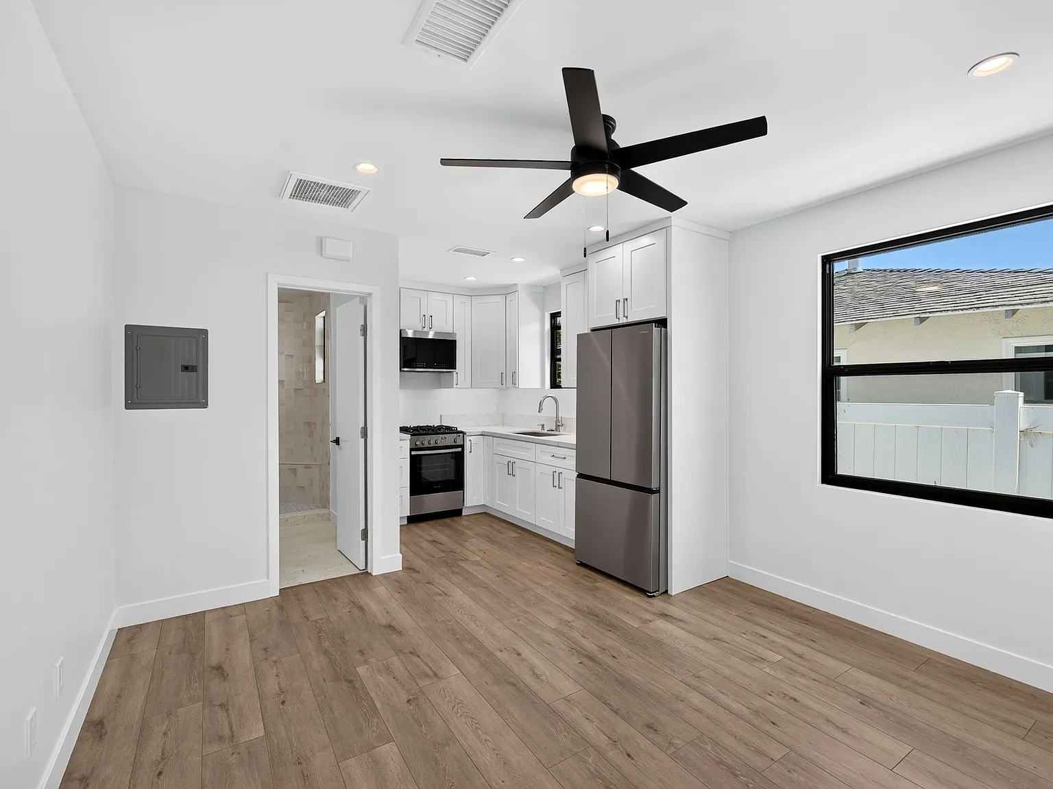 227 Avenida Serra — Photo 2