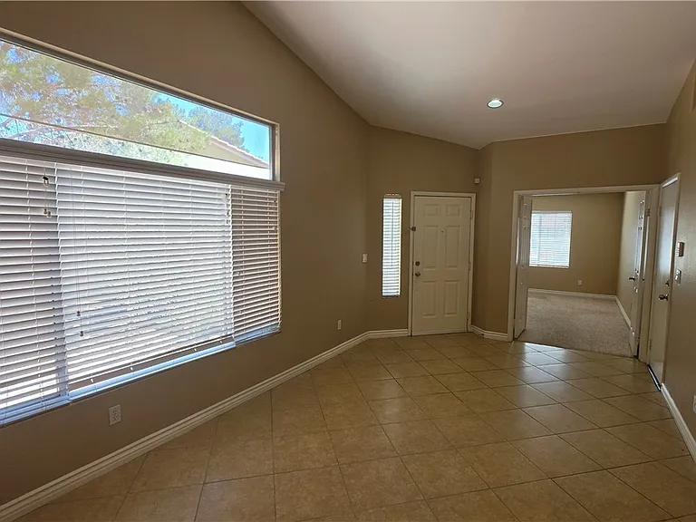 604 Palmwood Ln — Photo 8