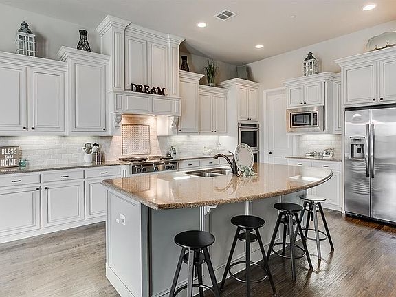 5th image of 7155 Lionshead Ln