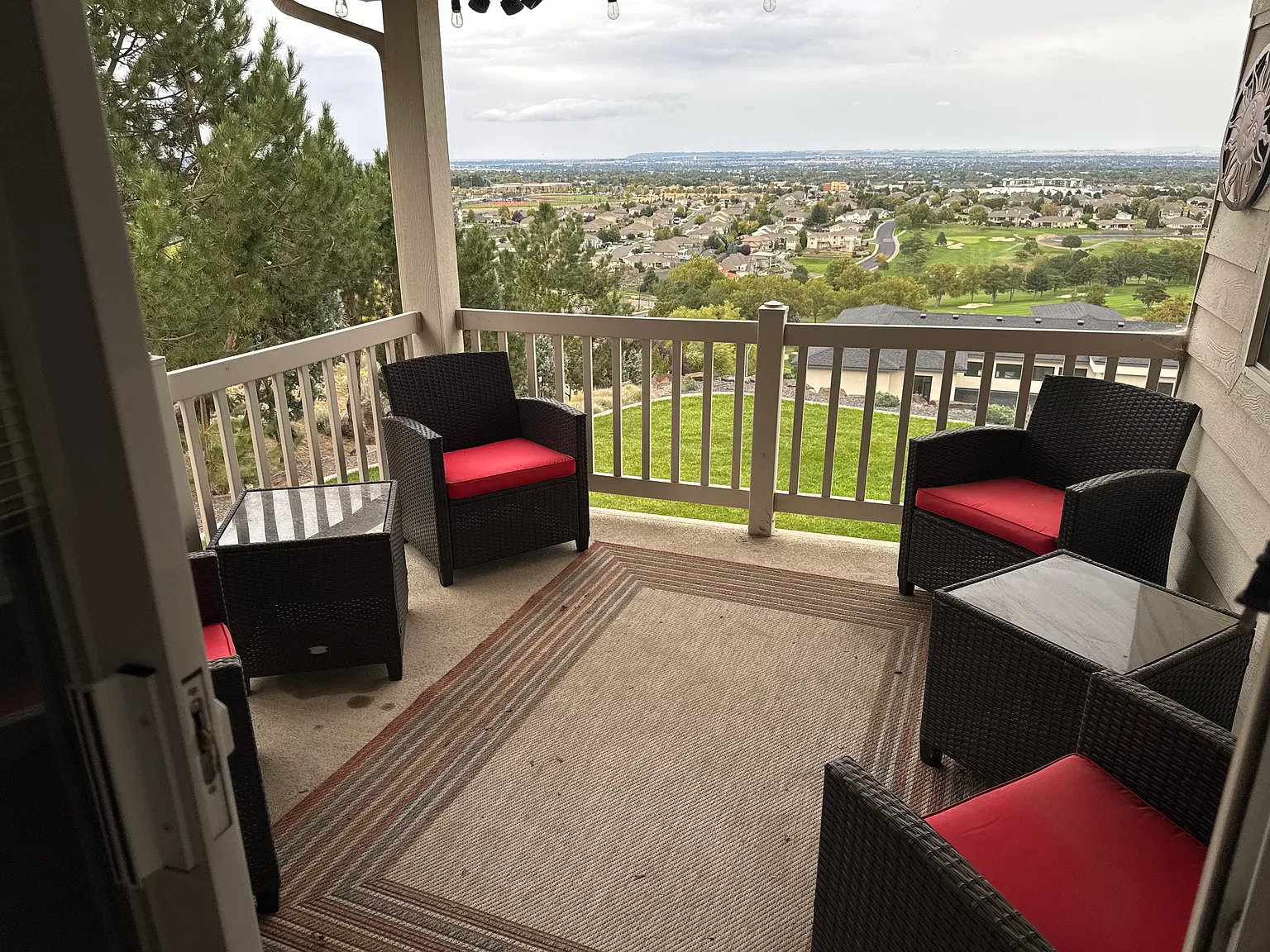 5 bed, 4250 sqft, $3,900 — Photo 3