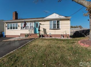 566 New Dover Rd, Colonia, NJ 07067