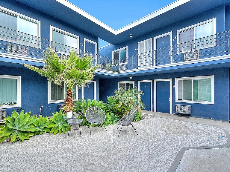 2830 S Sepulveda — Photo 49