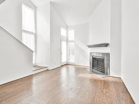 5th image of 10855 Meadowglen Ln APT 821