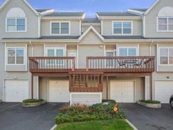 2nd image of 93 Leeward Ln