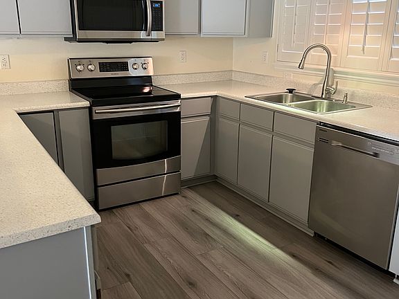 3rd image of 3043 W 107th Pl Unit B