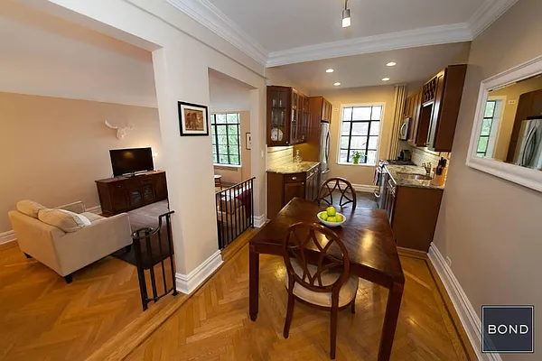 Sold by Bond New York | media 11