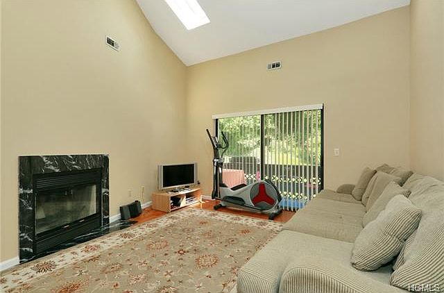 1st image of 334 N Greeley Ave