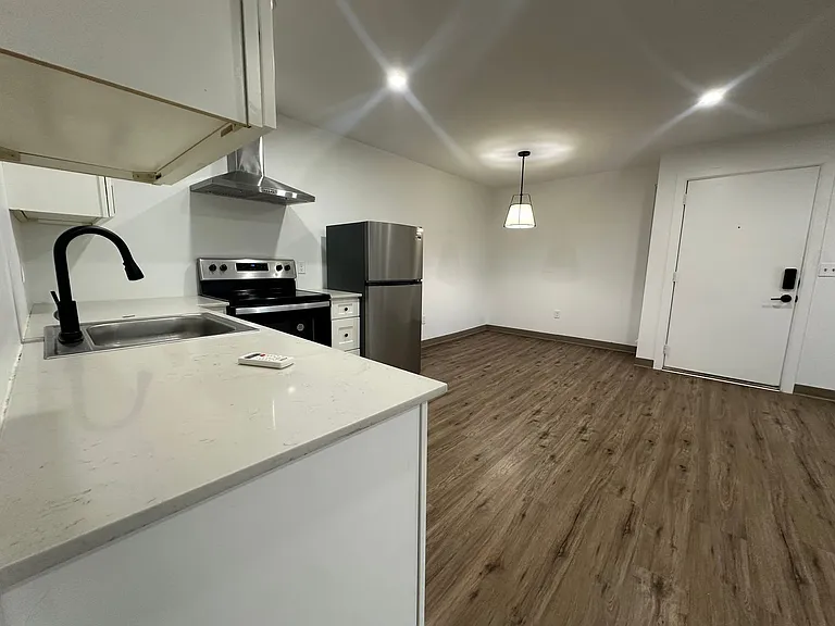 University Park Apartments near Cornell University — Photo 601