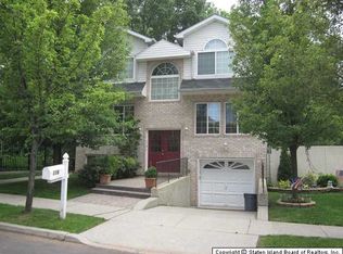 110 Sharrott Ave, Staten Island, NY 10309