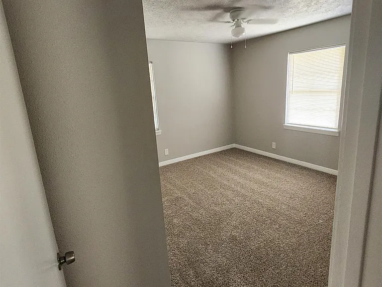 610 Tovrea Rd — Photo 7