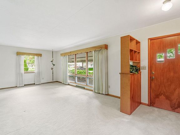 4th image of 1238 S Hill Dr