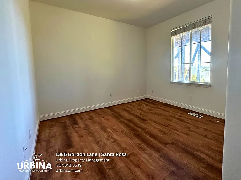 1386 Gordon Ln — Photo 20