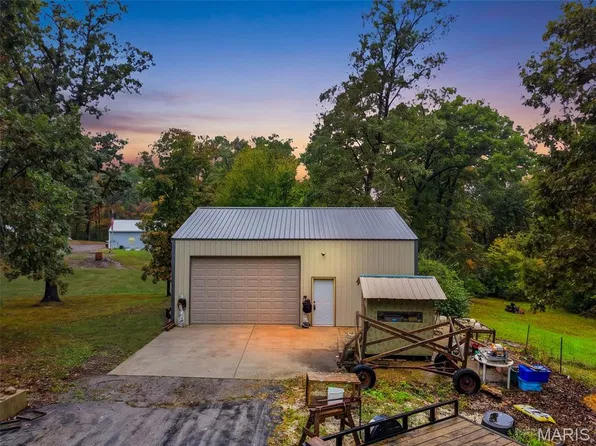 399 Ridge Rd, Troy, MO 63379
