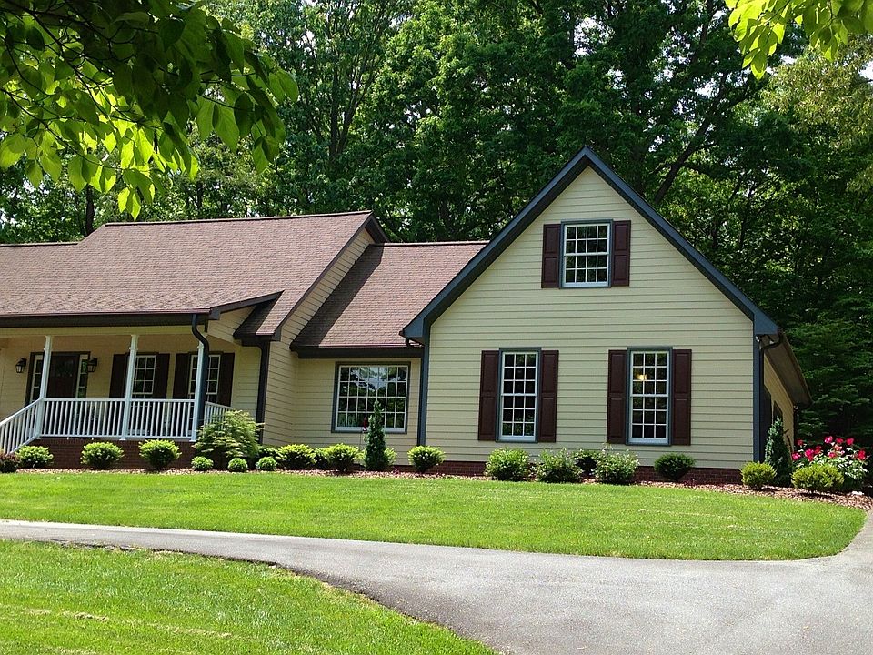 2nd image of 687 White Oaks Rd