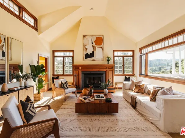 20465 Callon Dr, Topanga, CA 90290