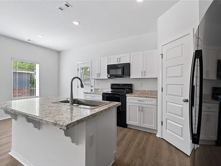 6802 SW Dignity Ave — Photo 42