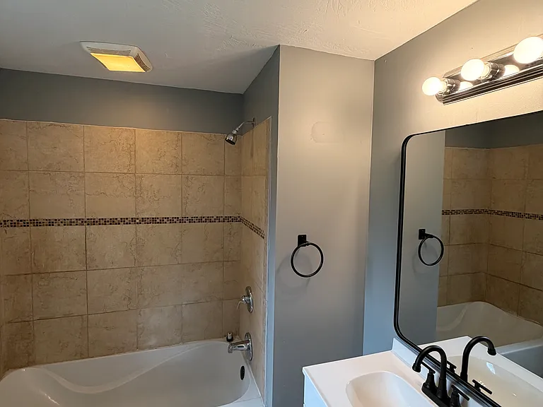 901 16th St NE — Photo 9