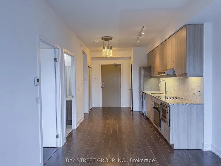 7 Kenaston Gdns #119 — Photo 8