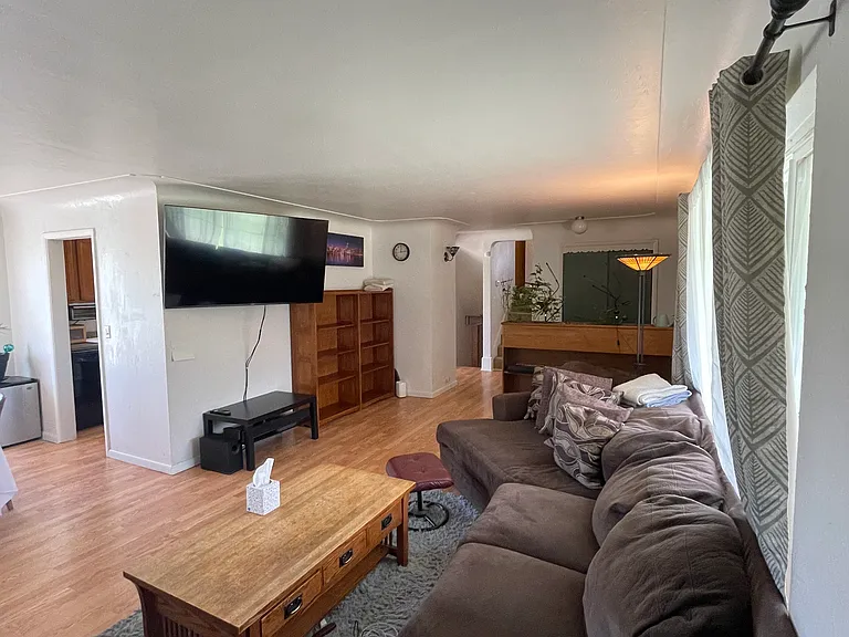 830 Orion St — Photo 4