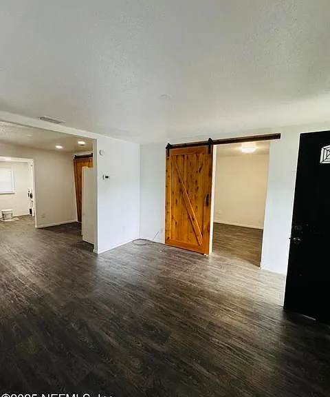 1445 Douglas St — Photo 2