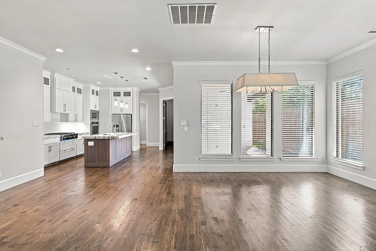 4 bed, 4.5 bath, 3745 sqft, $8,475 — Photo 3