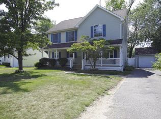 638 Hopping Rd, Belford, NJ 07718